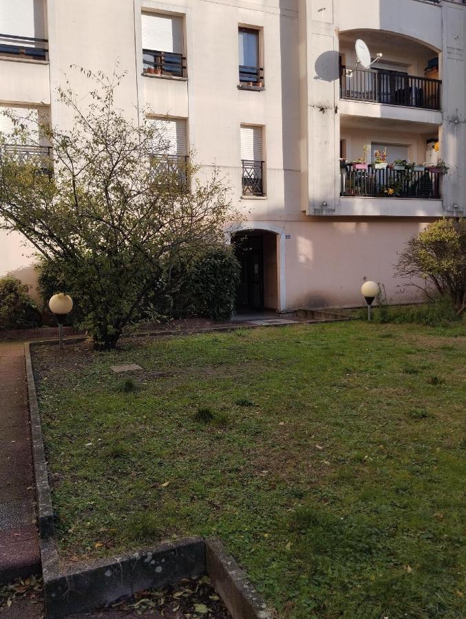 مبيت وإفطار Le Beau Refuge Parisien De Cergy - Parisian Modern Flat At سيرُجي المظهر الخارجي الصورة